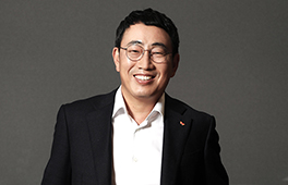 [Editorial] Achieving Greater Goals through AI Transformation