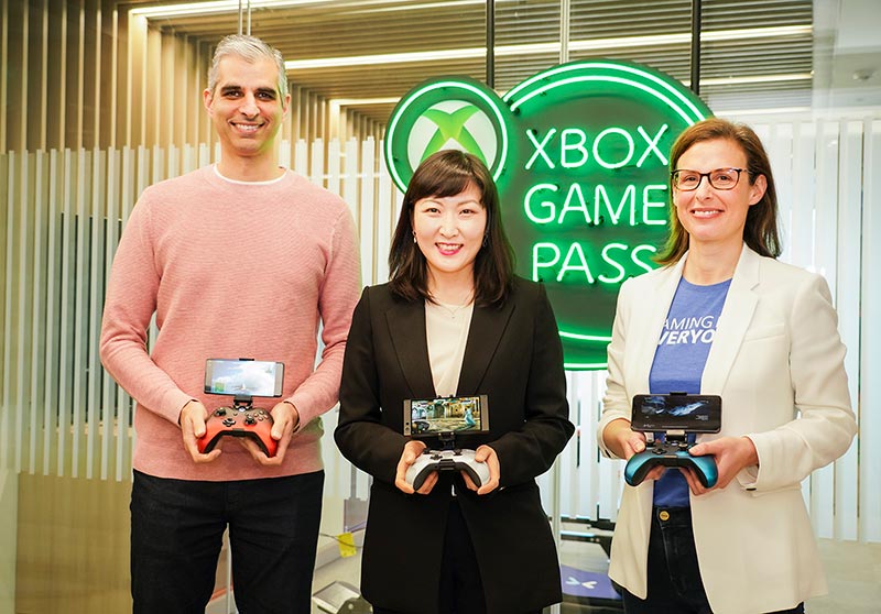 (From left) Kareem Choudhry, Corporate VP, Project xCloud, Microsoft, Jeon Jin-soo, VP and Head of 5GX Service Business Division, SK Telecom, and Catherine Gluckstein, GM and Head of product, Project xCloud, Microsoft