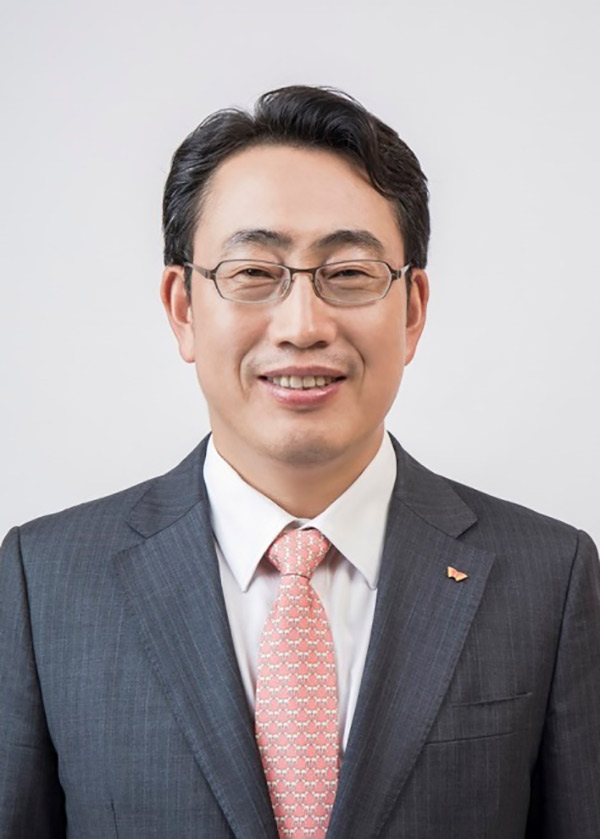 Ryu Young-sang Becomes New CEO of SK Telecom  
