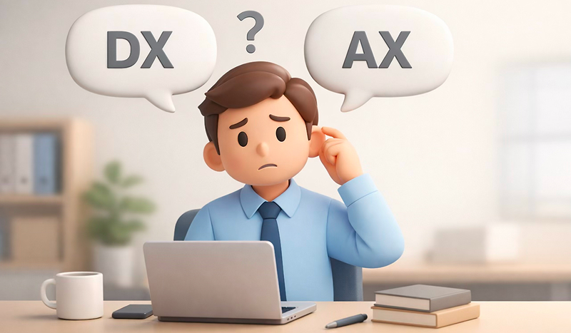 책상에 앉아 노트북을 사용하는 남성 캐릭터 일러스트. 남성의 머리 위 말풍선에 ‘DX’와 ‘AX’라는 텍스트가 각각 표시되어 있고, 그 사이에 물음표(?)가 떠 있어 디지털 전환(DX)과 AI 전환(AX) 사이에서 고민하는 상황을 표현한 이미지.