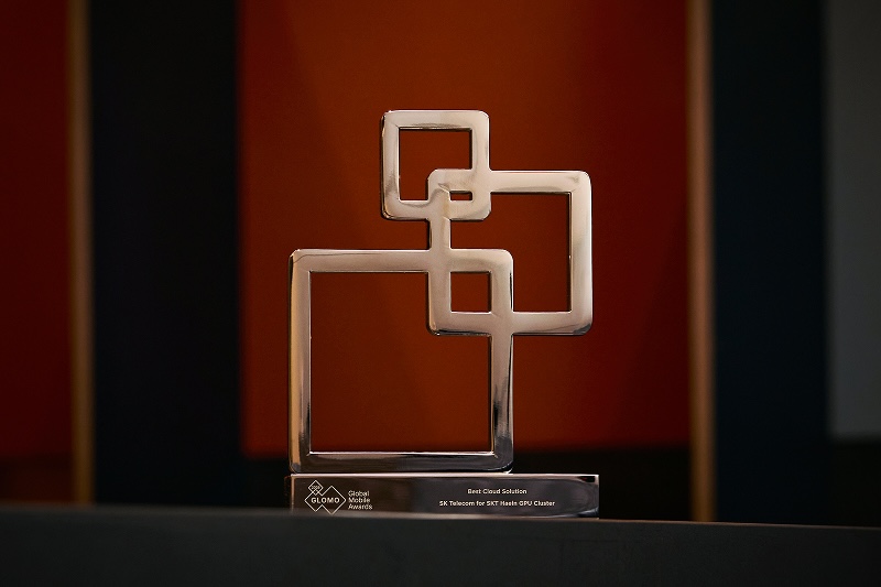GLOMO 어워드 2026 '최고의 클라우드 솔루션' 부문 수상 트로피